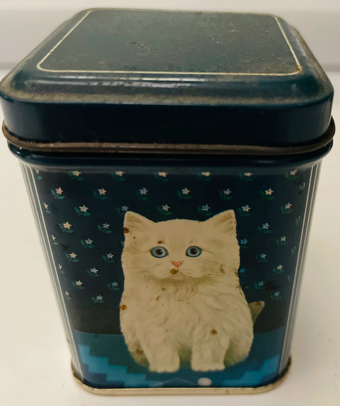Vintage Tin Box with Cat Design - photo 4