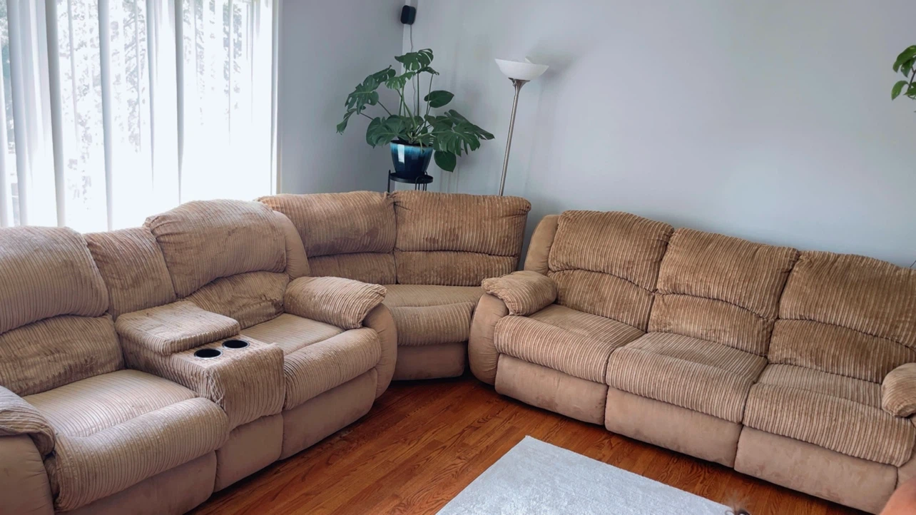 Couch recliners