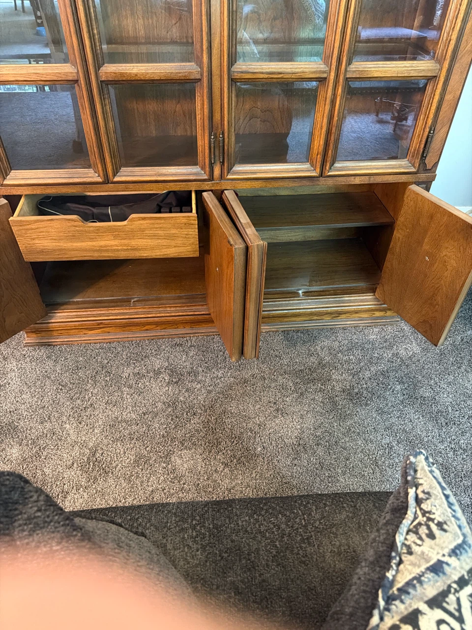 Vintage china cabinet - photo 2