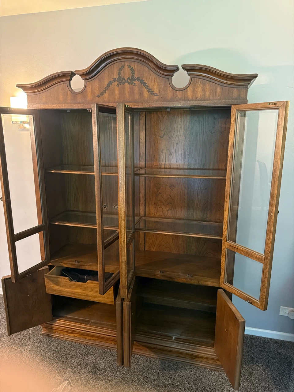 Vintage china cabinet - photo 3