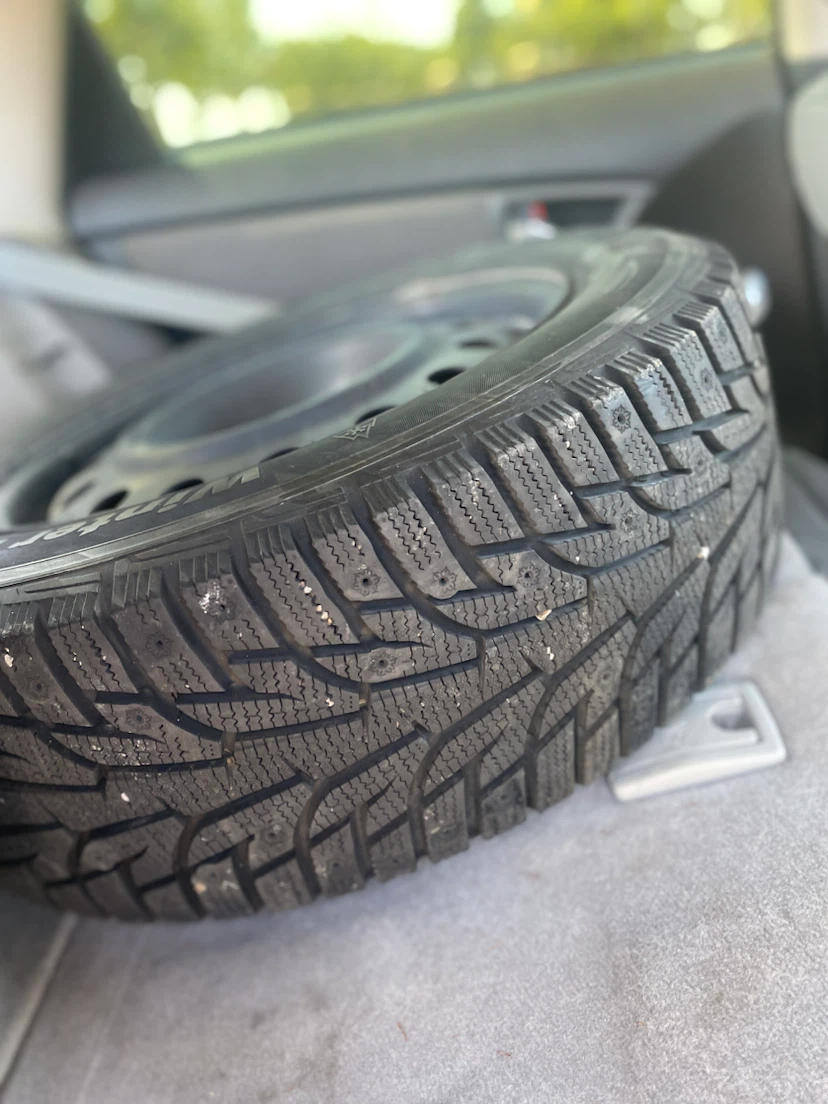 Hankook Winter Pike RS Tires (Set of 4 winter tires)