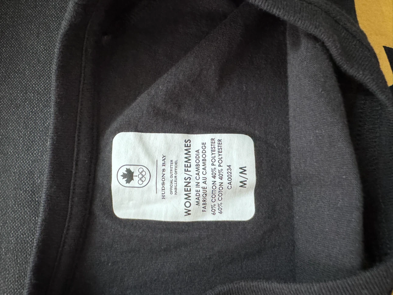 Hudson's Bay Black Maple Leaf T-Shirt - photo 3