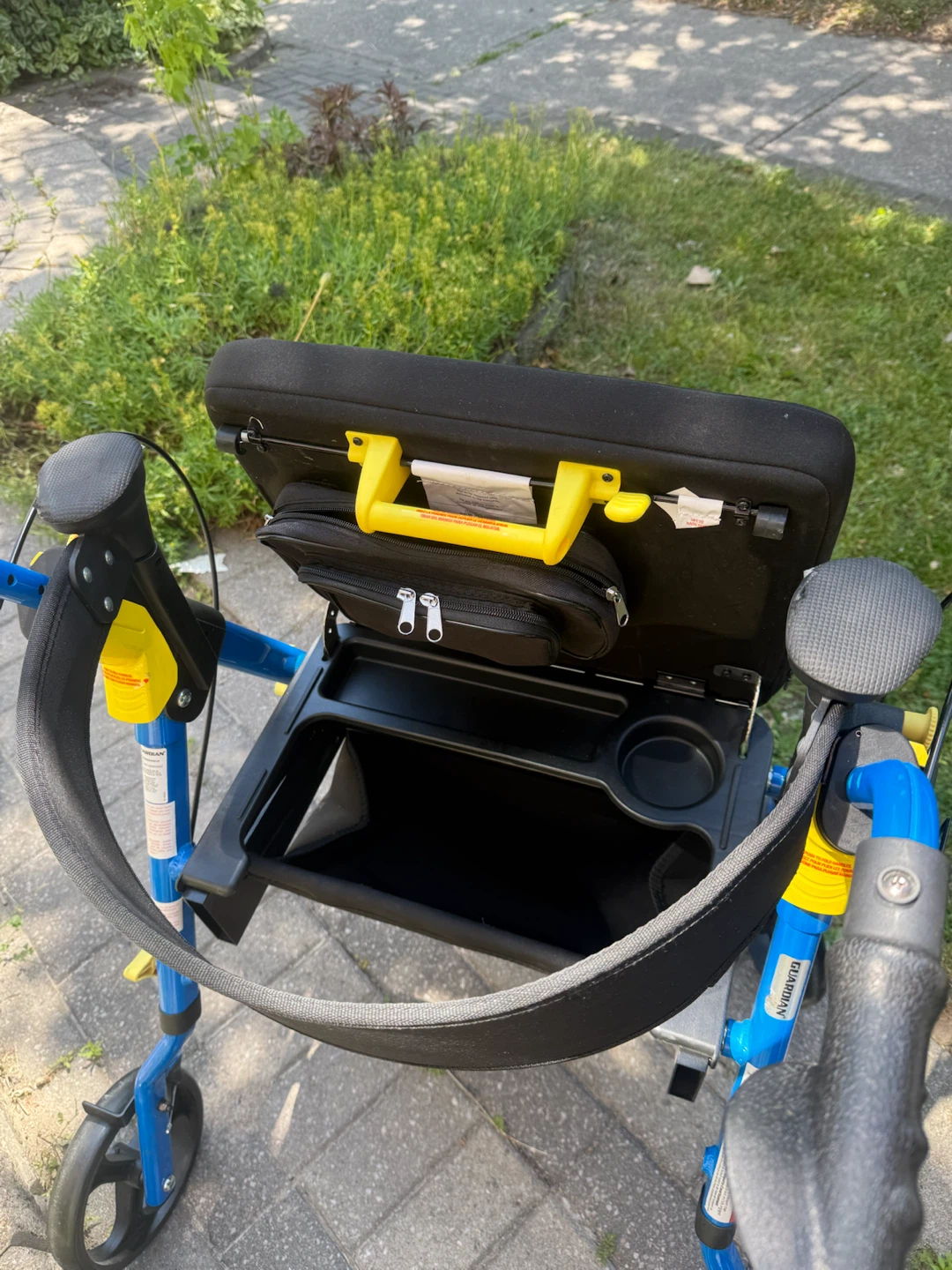 Guardian Walker- Seat, fabric basket & removable bag - photo 2