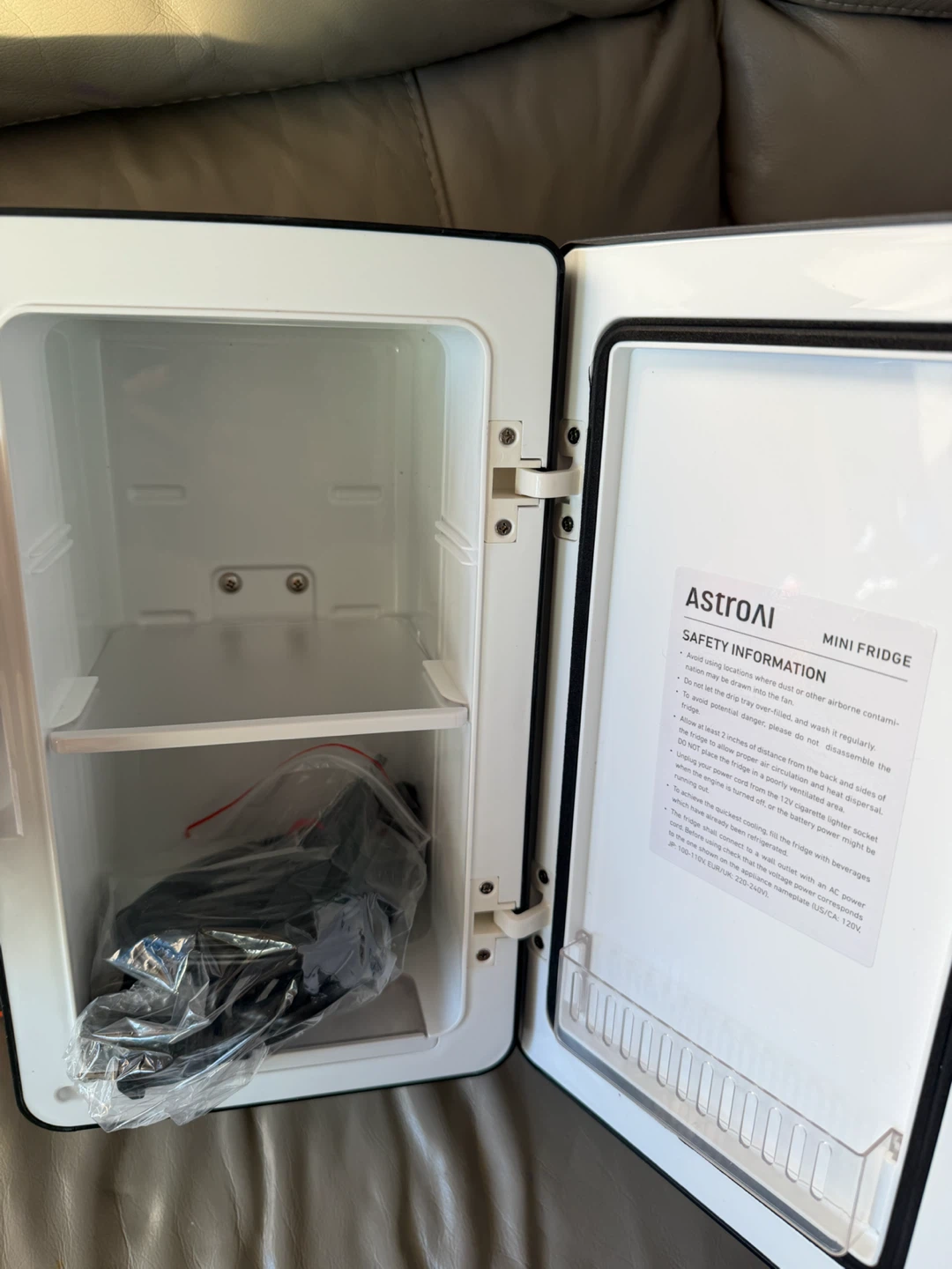 AstroAI 6L Mini Fridge - photo 2
