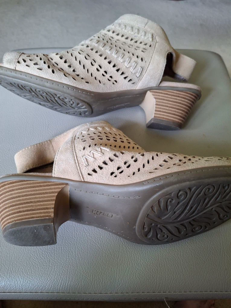 Earth open-toe shoes - photo 3