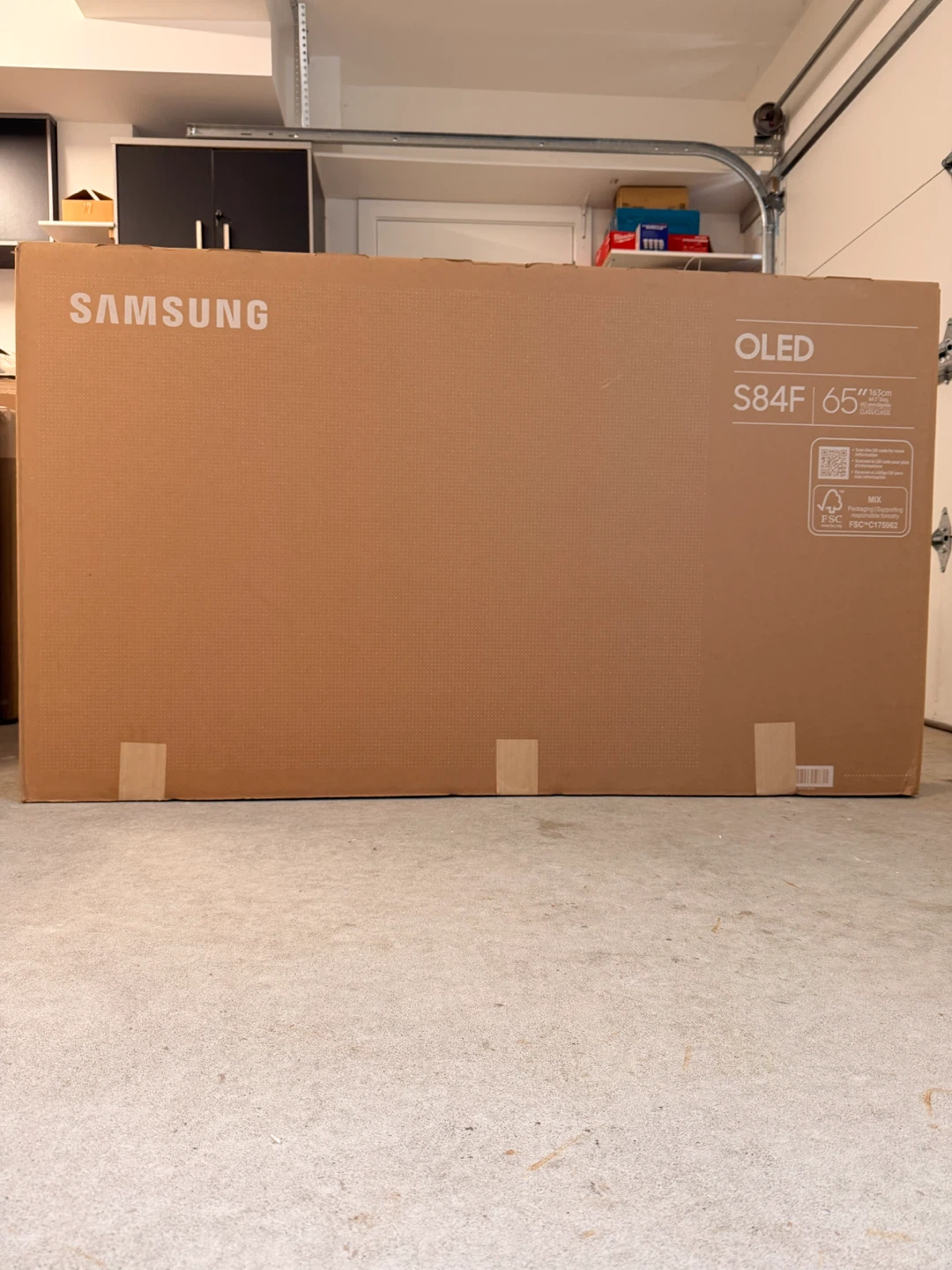 New! Samsung 65” OLED S84F smart tv - 2025 - Firm