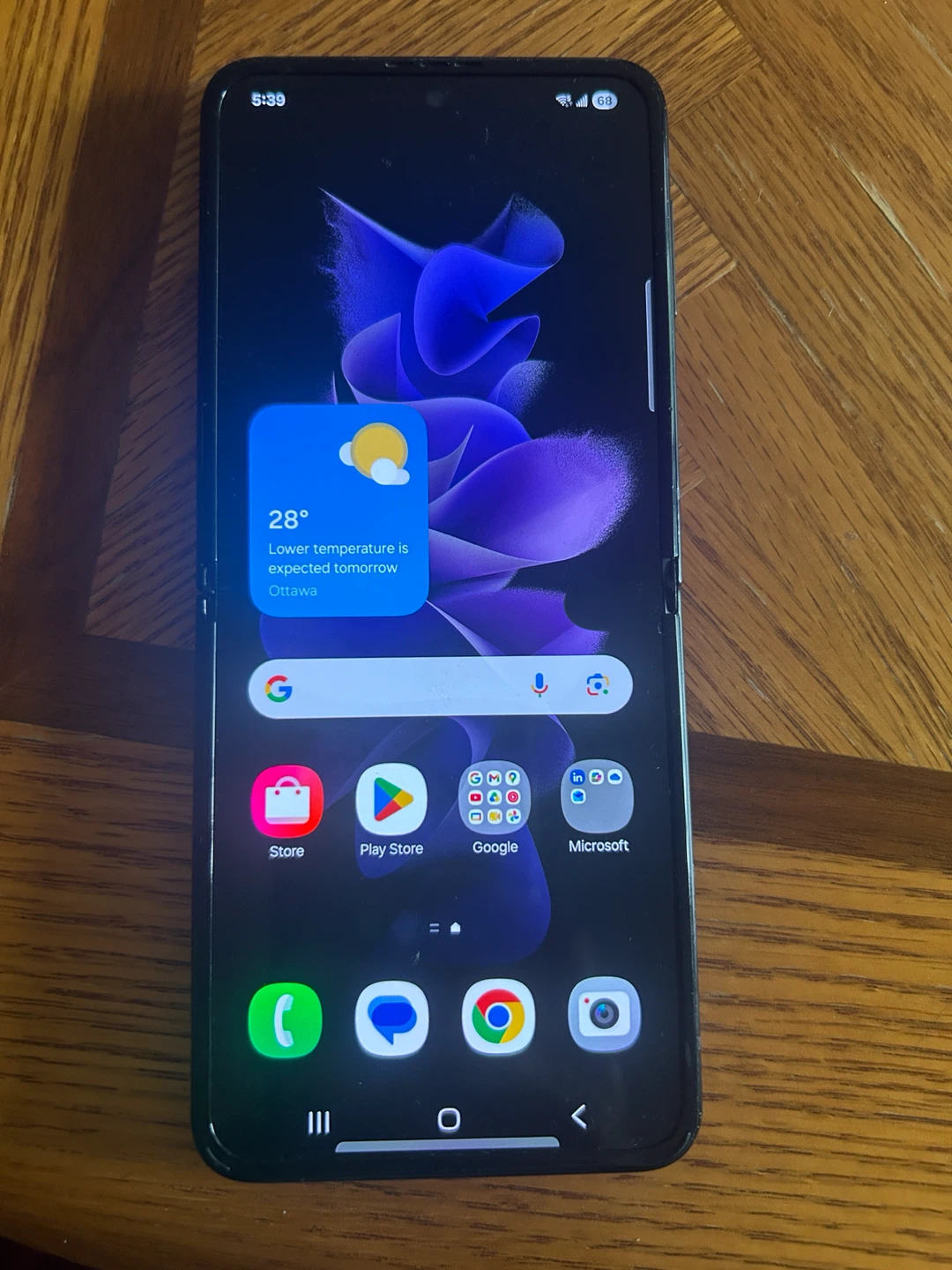 Samsung Galaxy Z Flip3 5G with box & extra covers