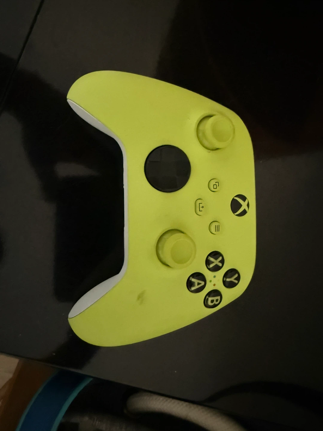 Xbox Wireless Controller - Electric Volt Green