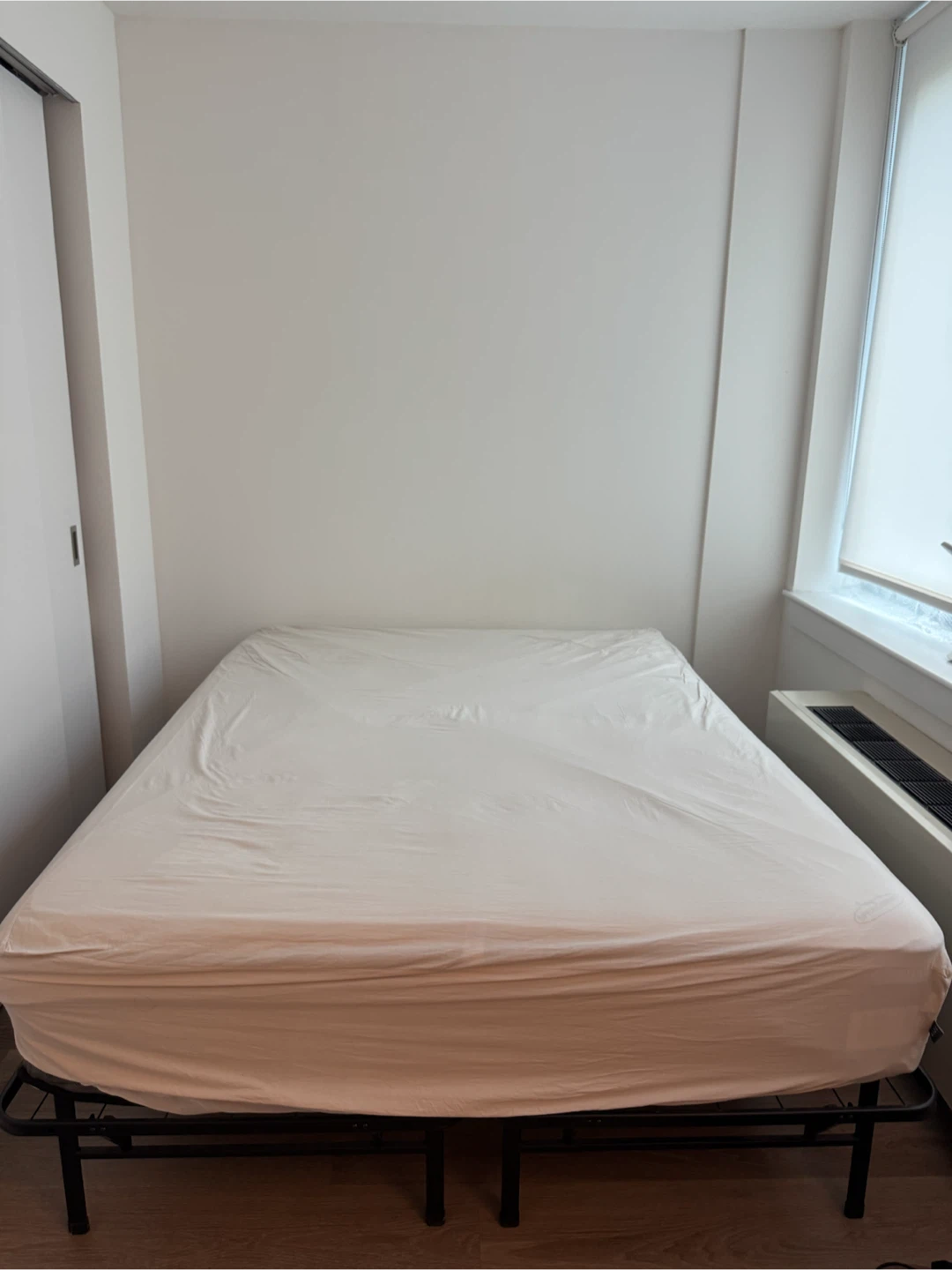 Great condition Zinus Queen size mattress including bed frame