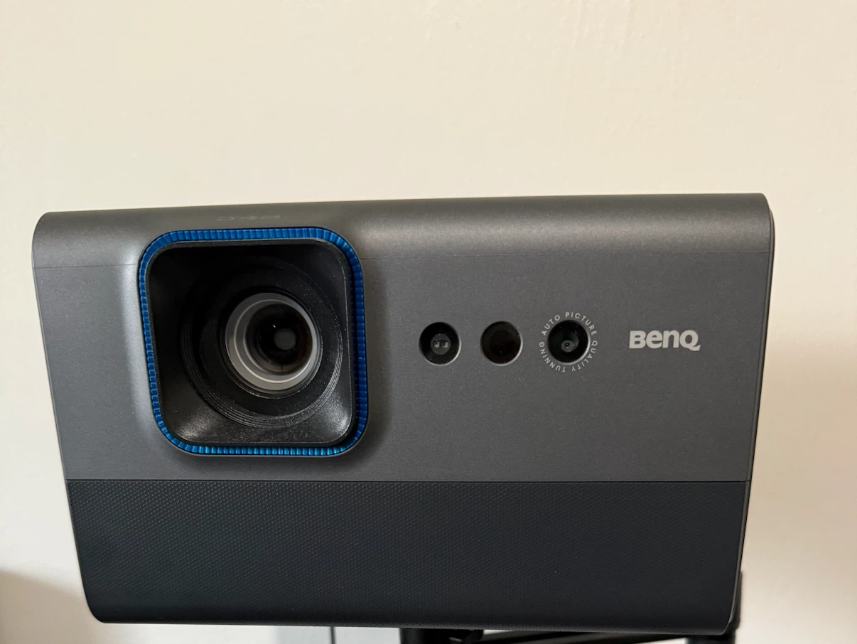 BenQ GP520 4K HDR Smart Projector