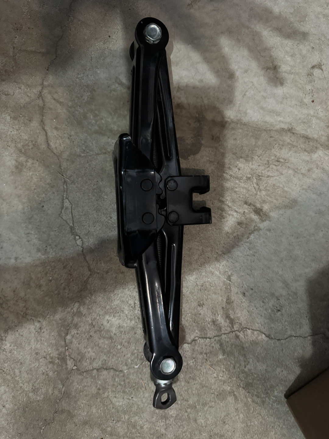 OEM Scissor Jack – Excellent Condition - photo 3