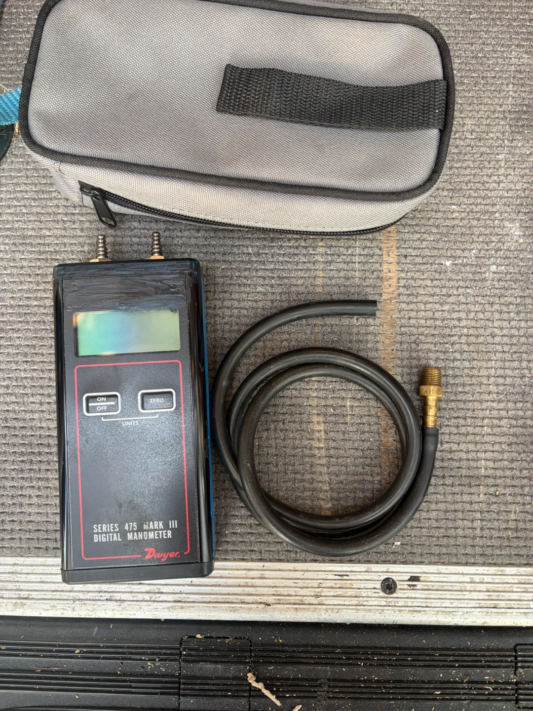Dwyer Series 475 Mark III Digital Manometer