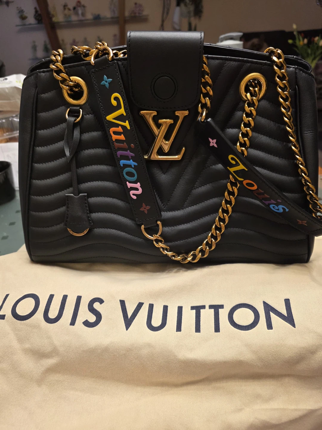 Louis Vuitton Chain Tote N.Wave Noir