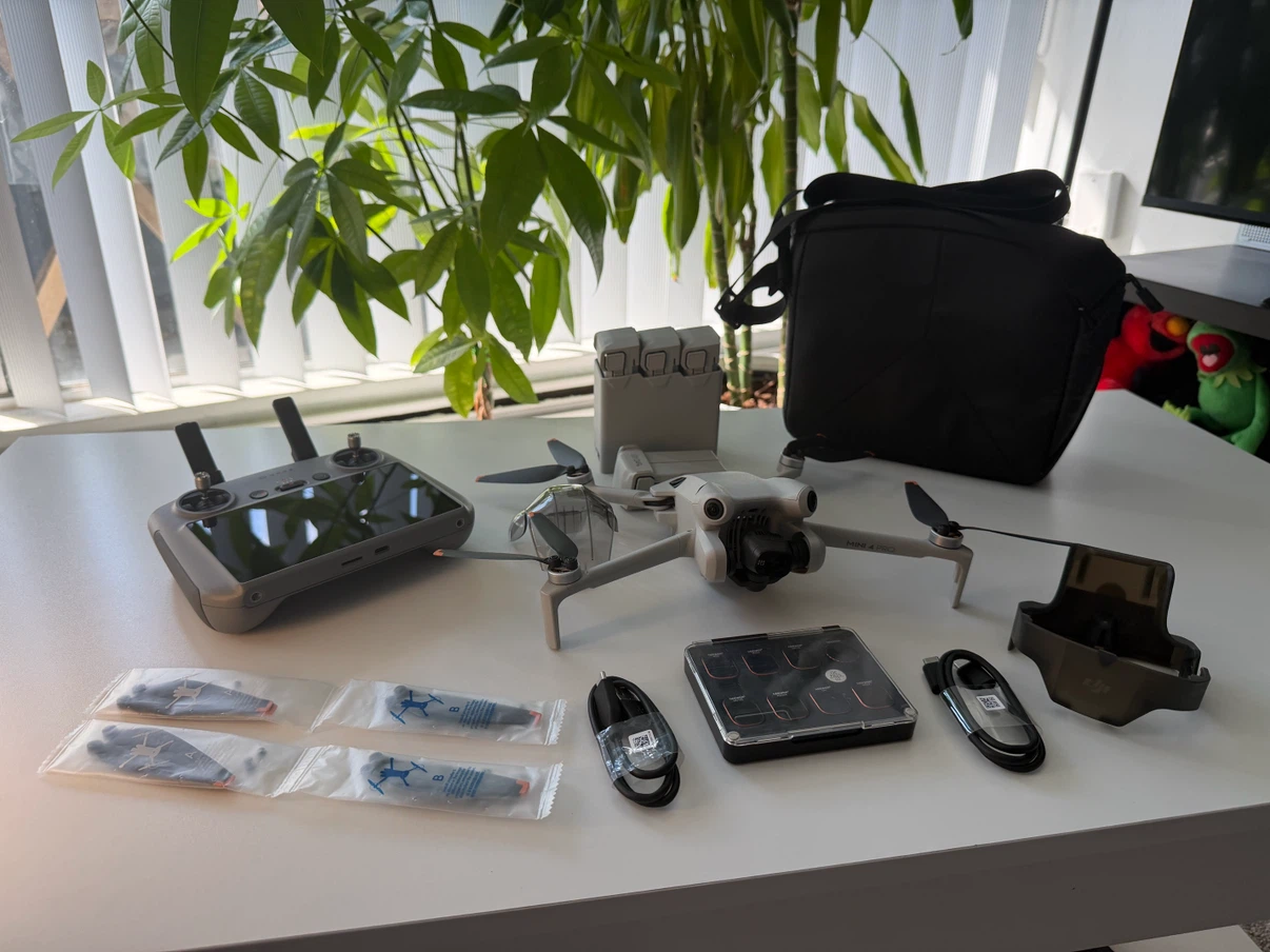 DJI Mini 4 Pro Fly More Combo + 4 Batteries + Neewer Filter Kit - photo 2