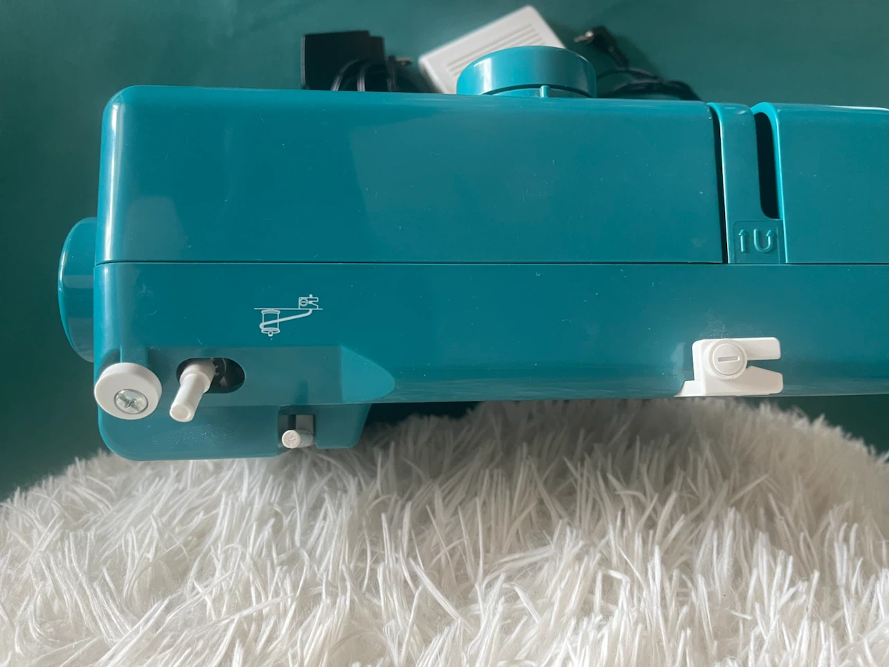NEW HOME Janome Teal Sewing Machine with Accessories - photo 5