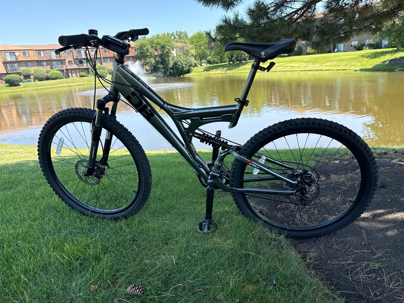 Diamondback Full Suspension Mountain Bike