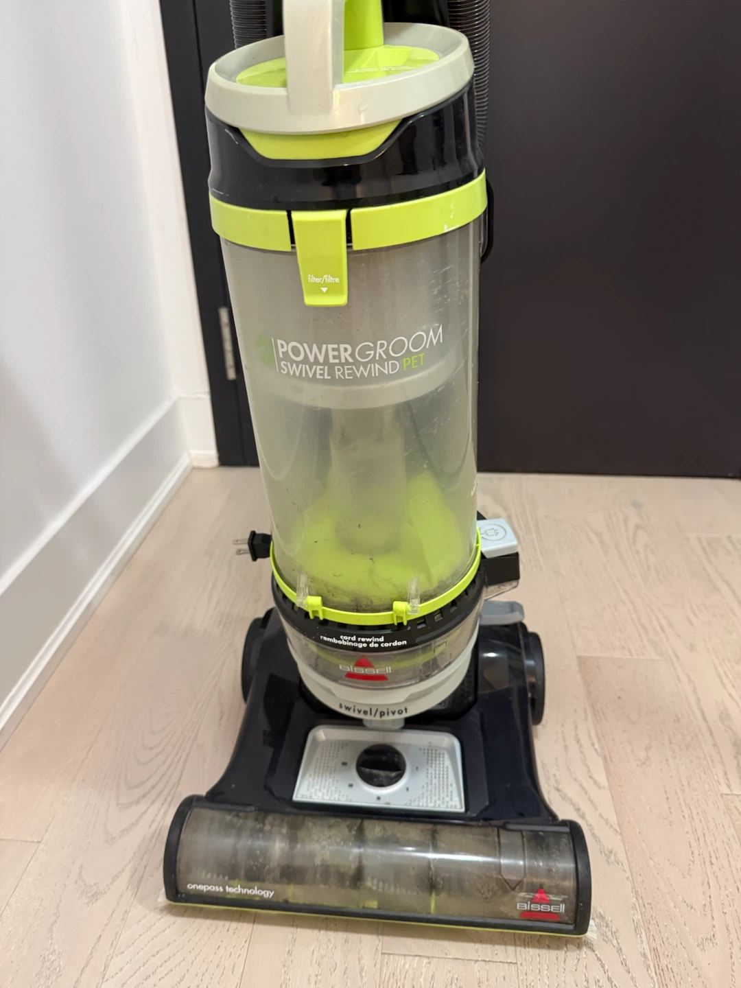 Bissell PowerGroom Swivel Rewind Pet Vacuum