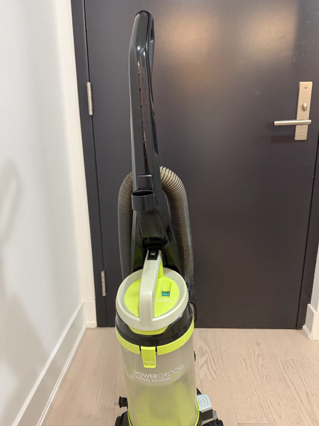 Bissell PowerGroom Swivel Rewind Pet Vacuum - photo 3
