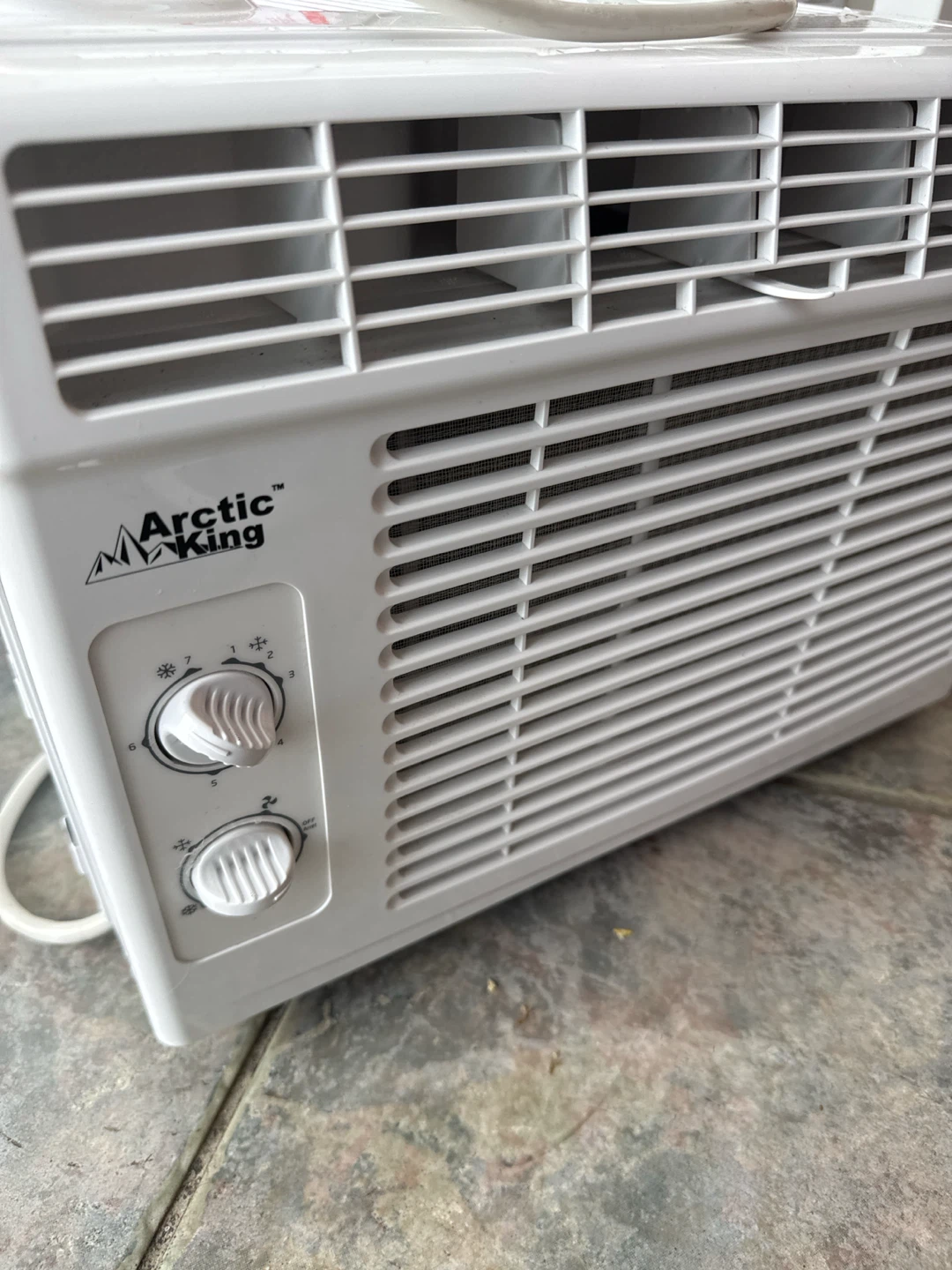 Arctic King Window Air Conditioner - 5000 BTU/H - photo 3