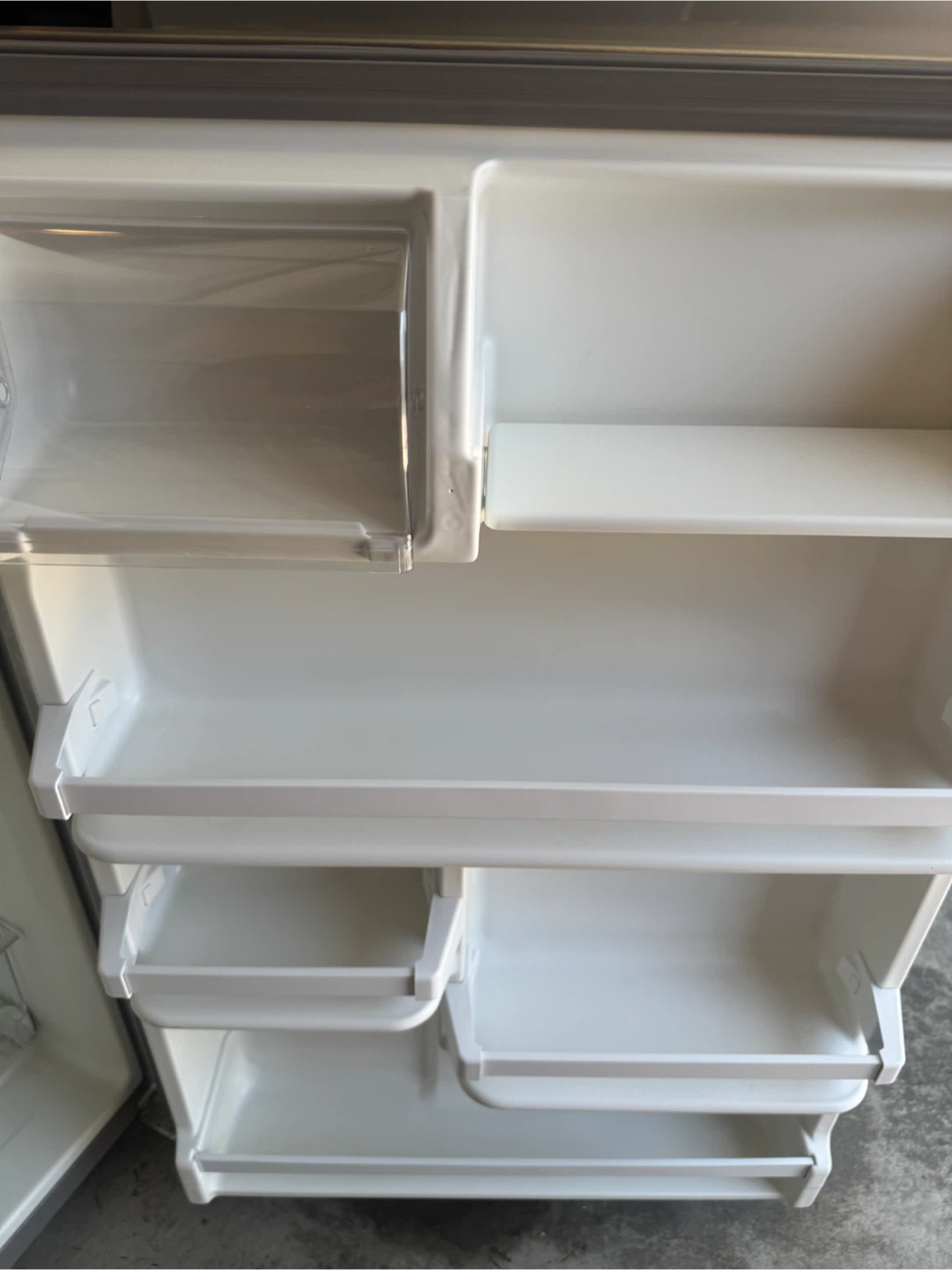 Whirlpool Refrigerator - photo 2