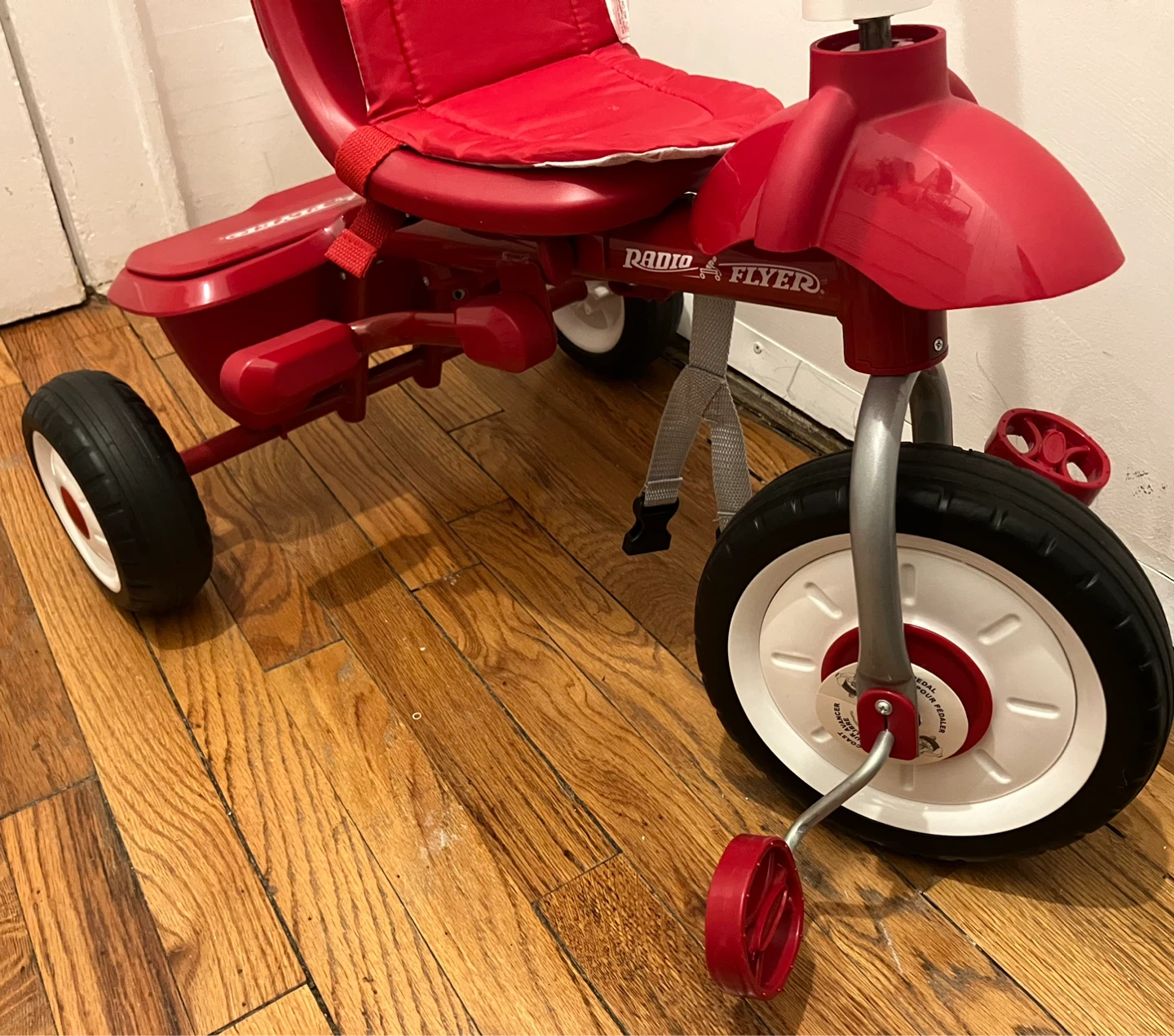 Radio Flyer Red Tricycle Bike - photo 2