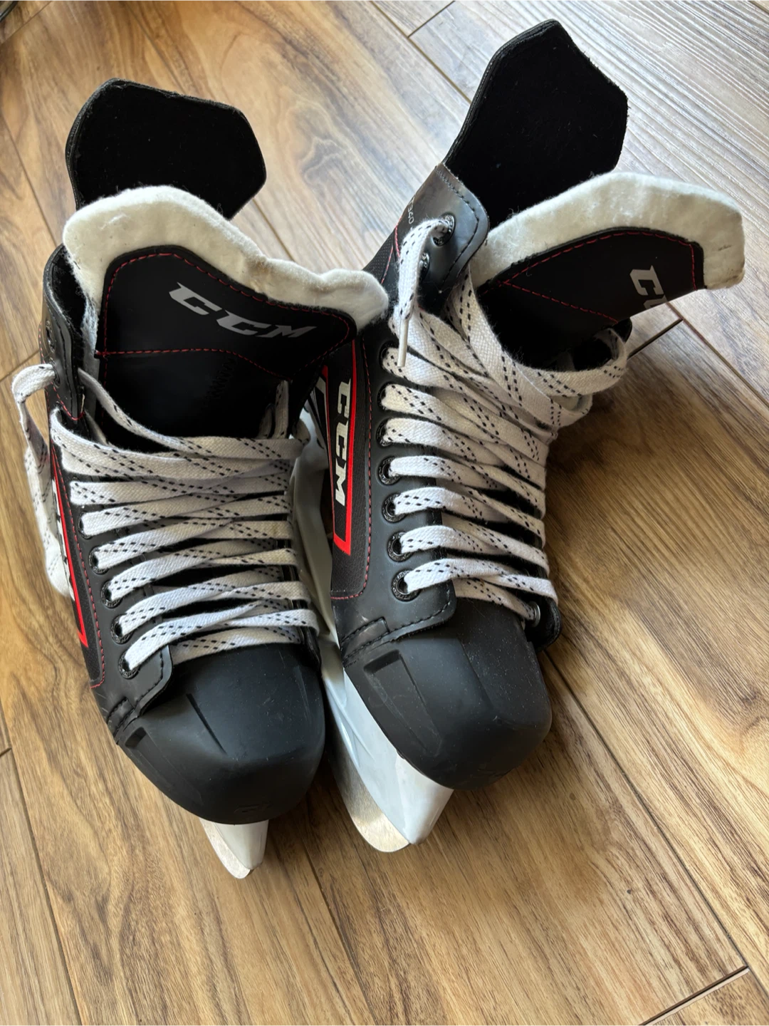 CCM youth skates size 5