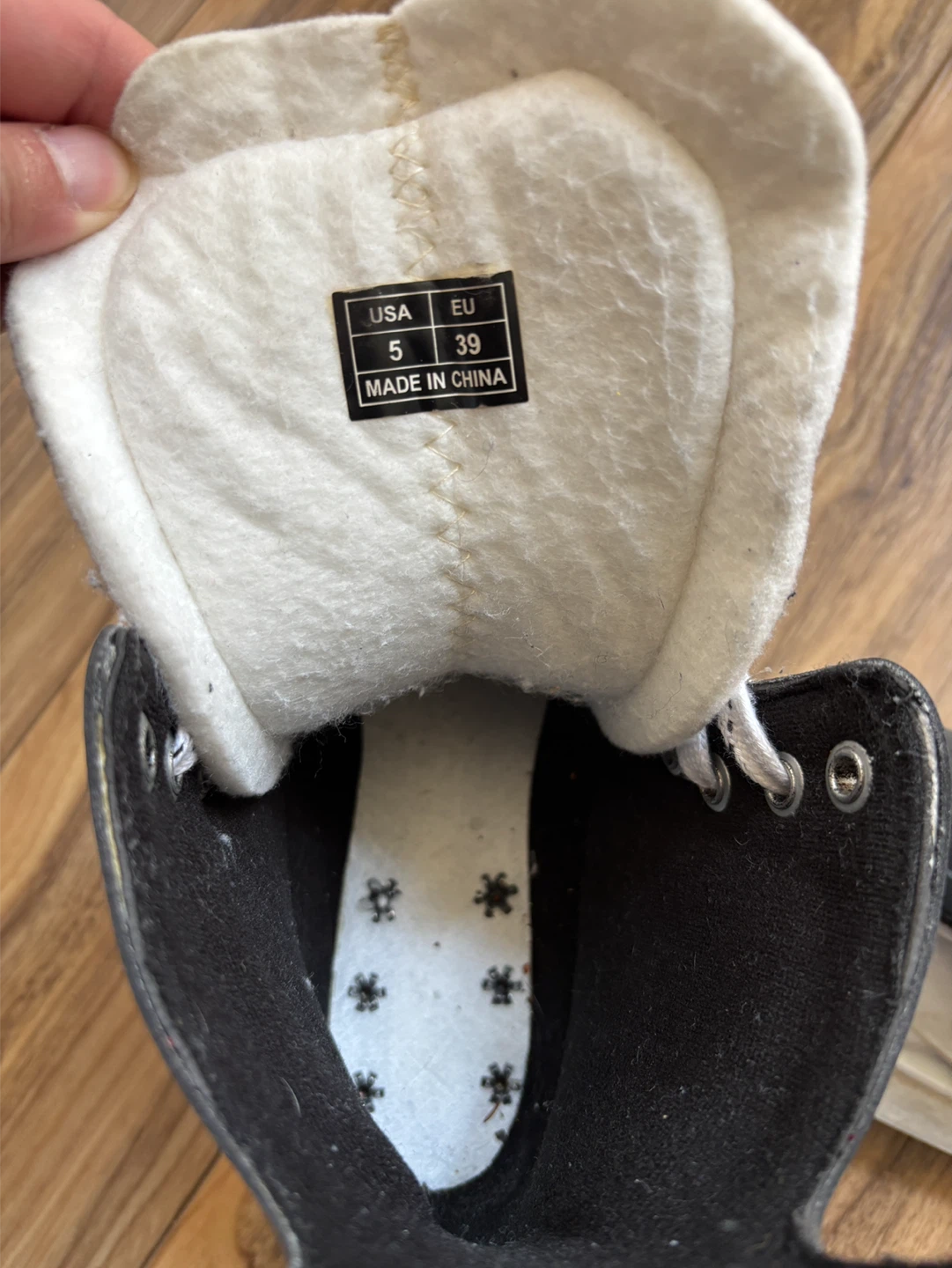 CCM youth skates size 5 - photo 5