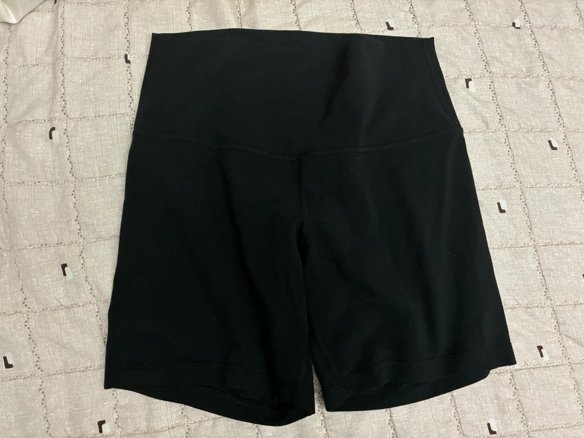 Lululemon shorts - photo 2