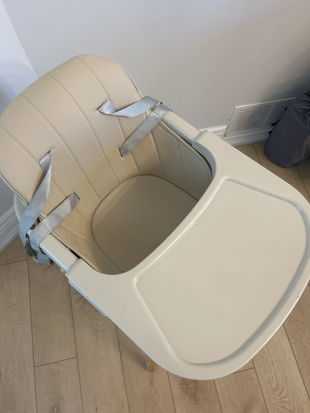 High chair - photo 3