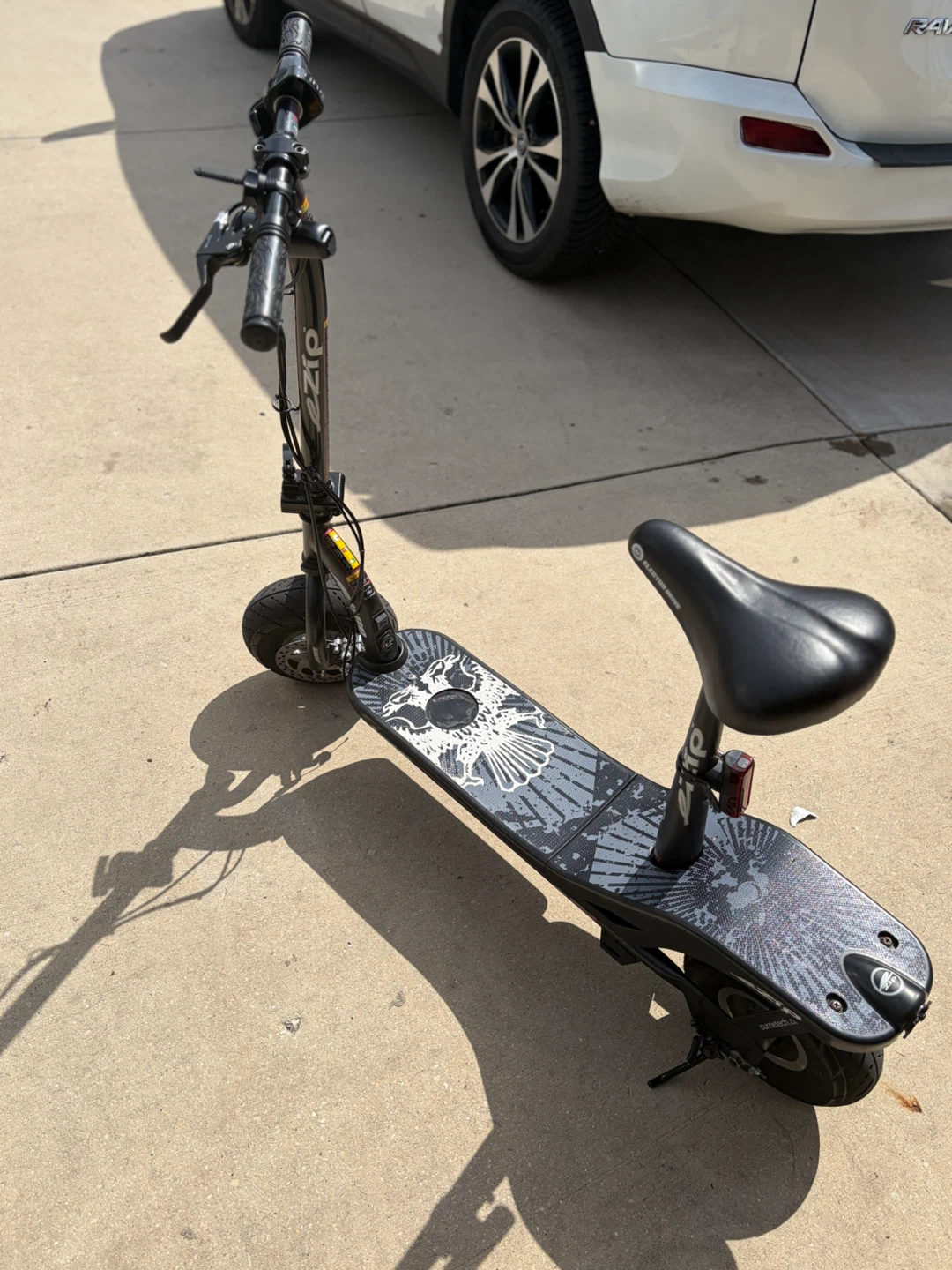 EZIP e400 Electric Scooter with Seat