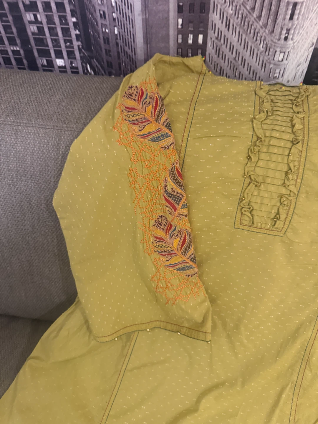 Lime Green Embroidered shirt medium - photo 2