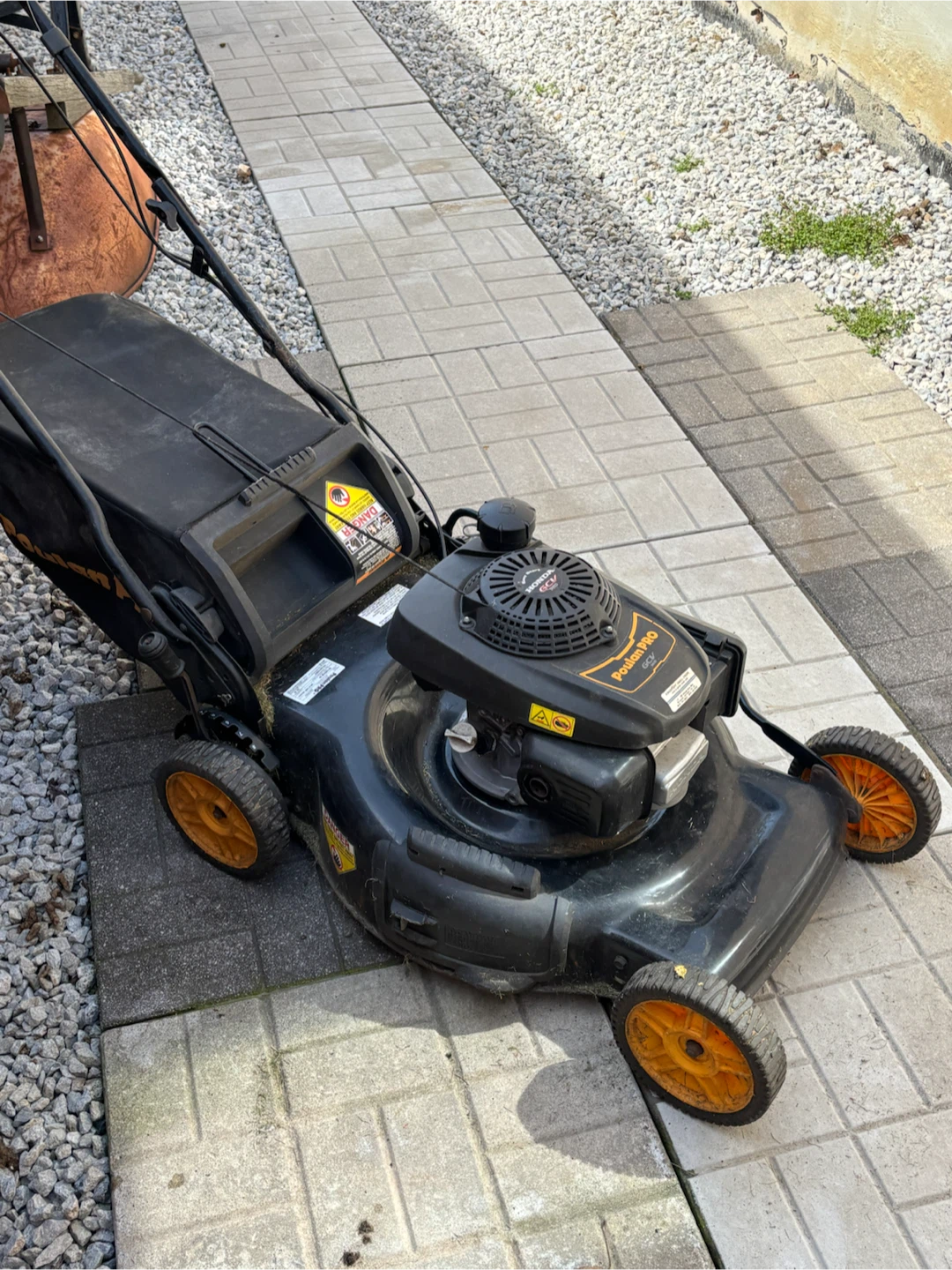 Poulan Pro Gas Powered Self Propelled Lawnmower. - photo 2