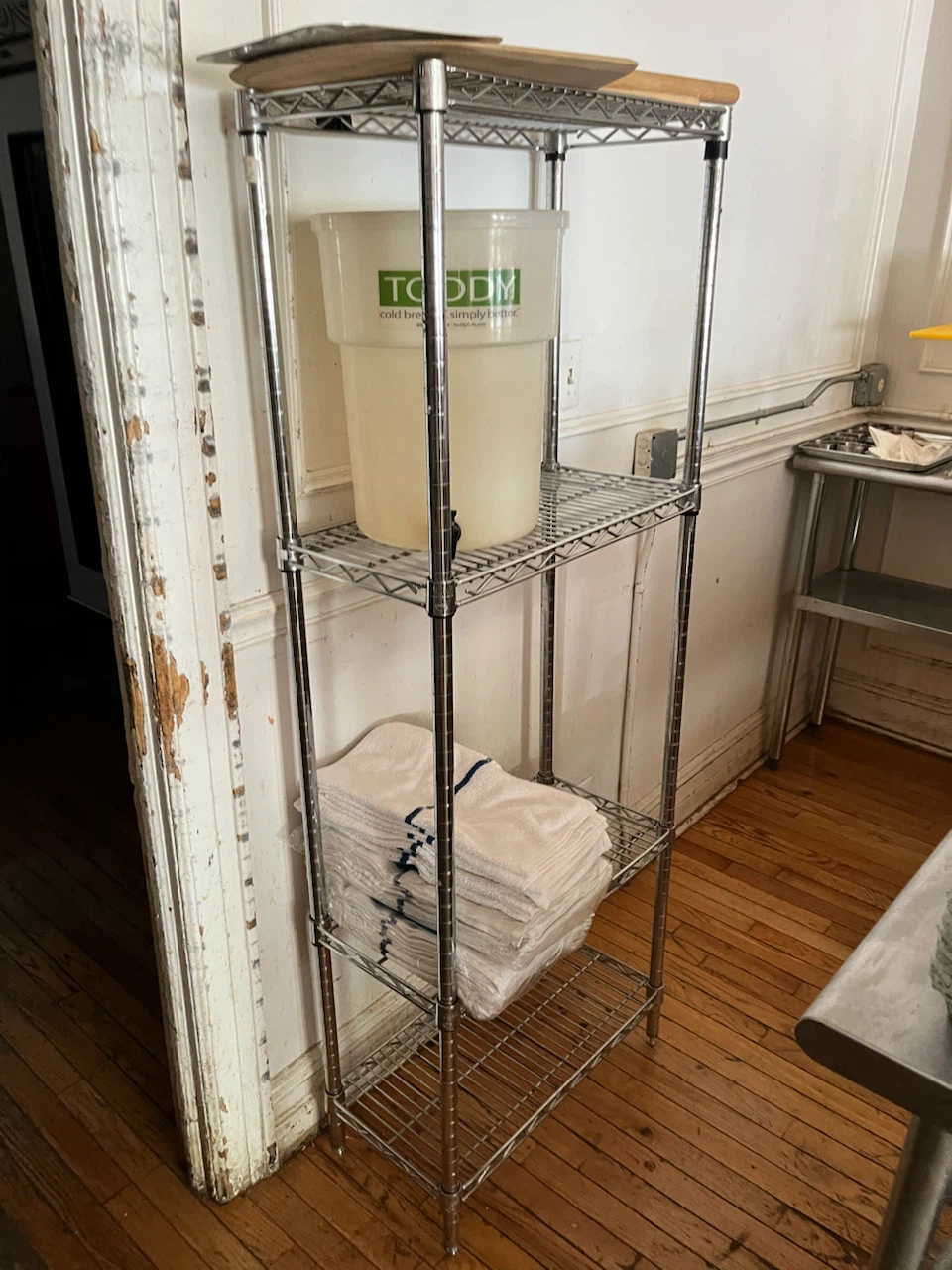 Restaurant Wire Shelving Unit