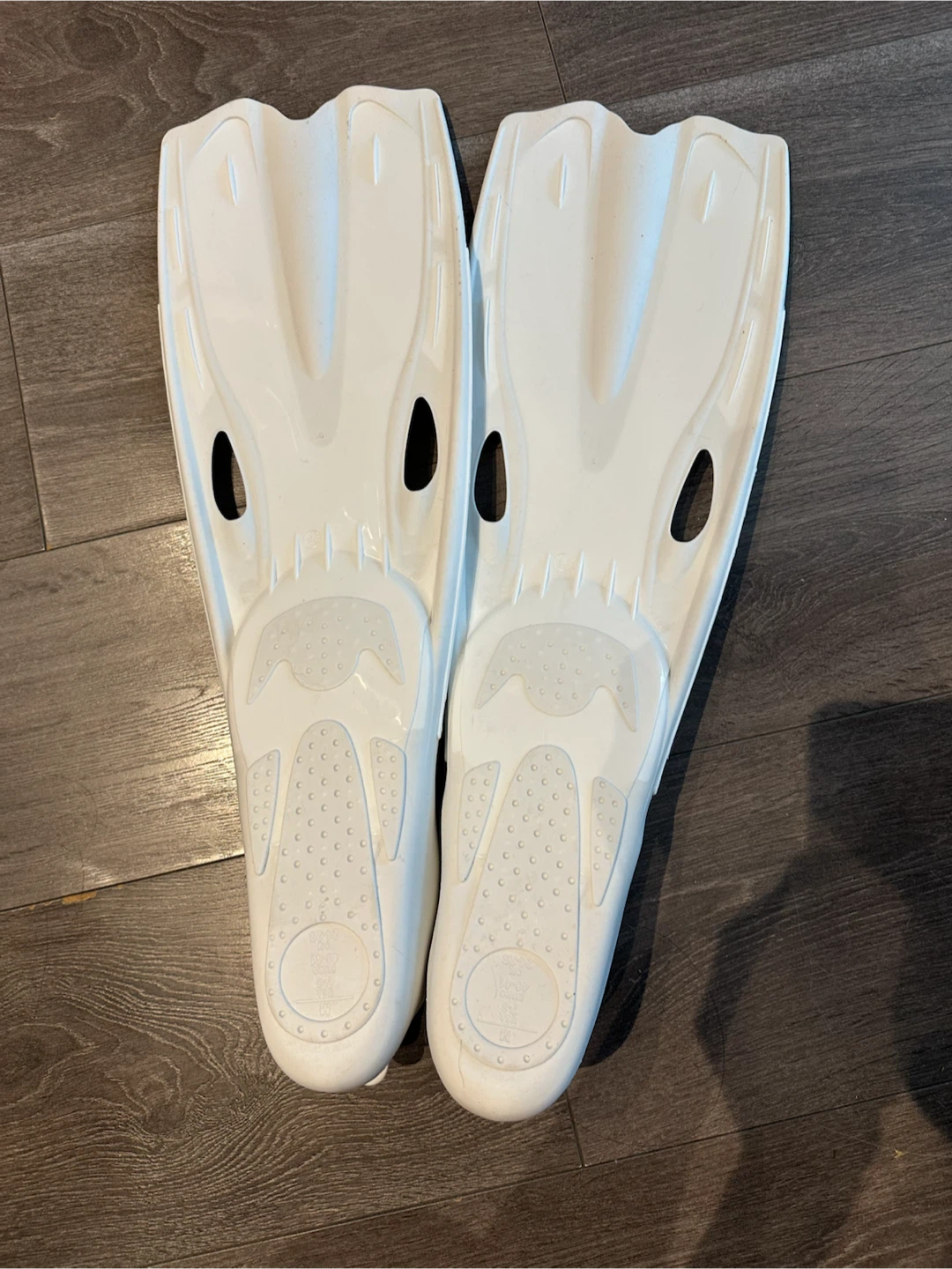 New White Snorkeling fin size 7-8 ( 24-25 cm)