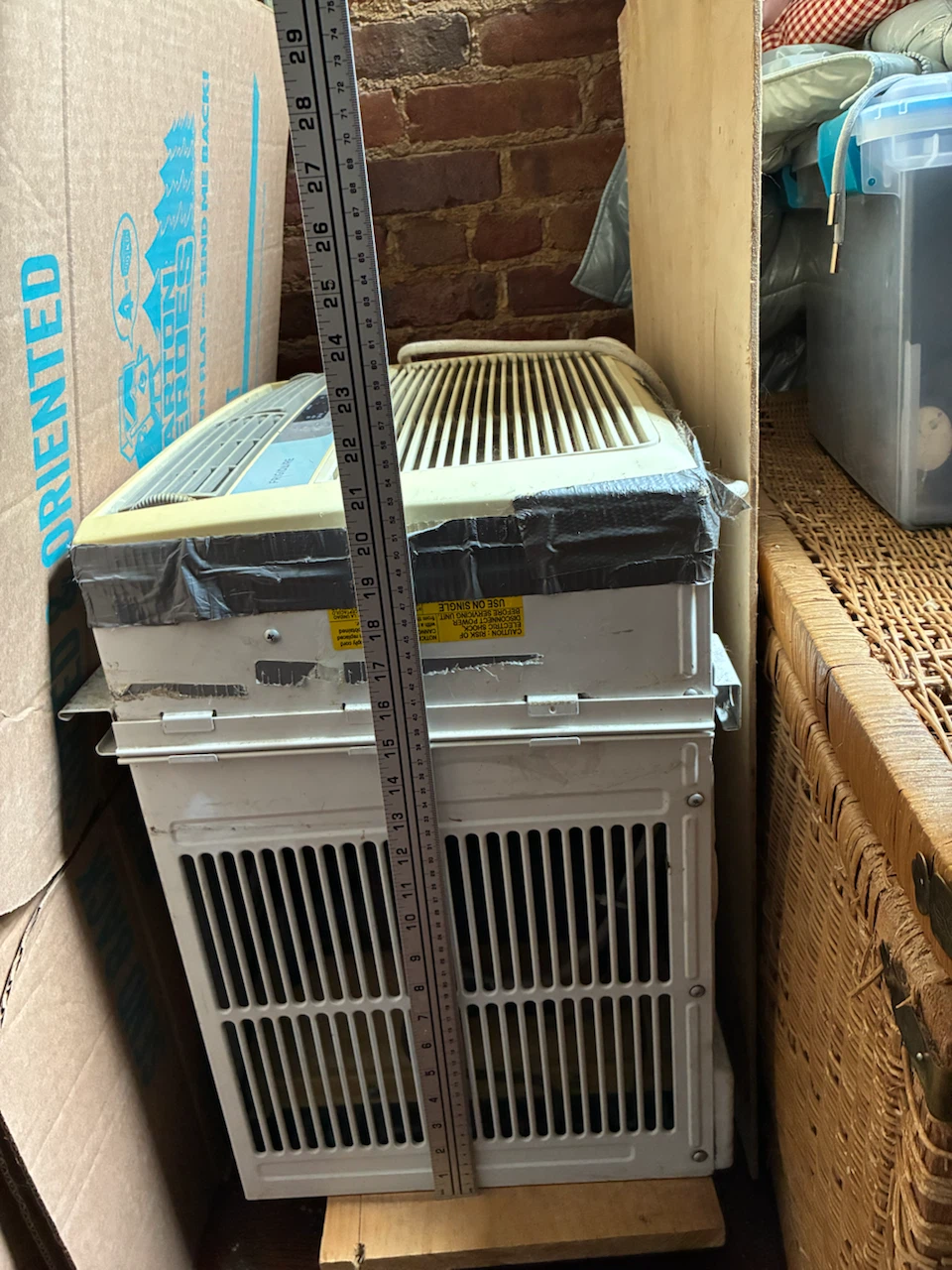 Frigidaire Window Air Conditioner - photo 2