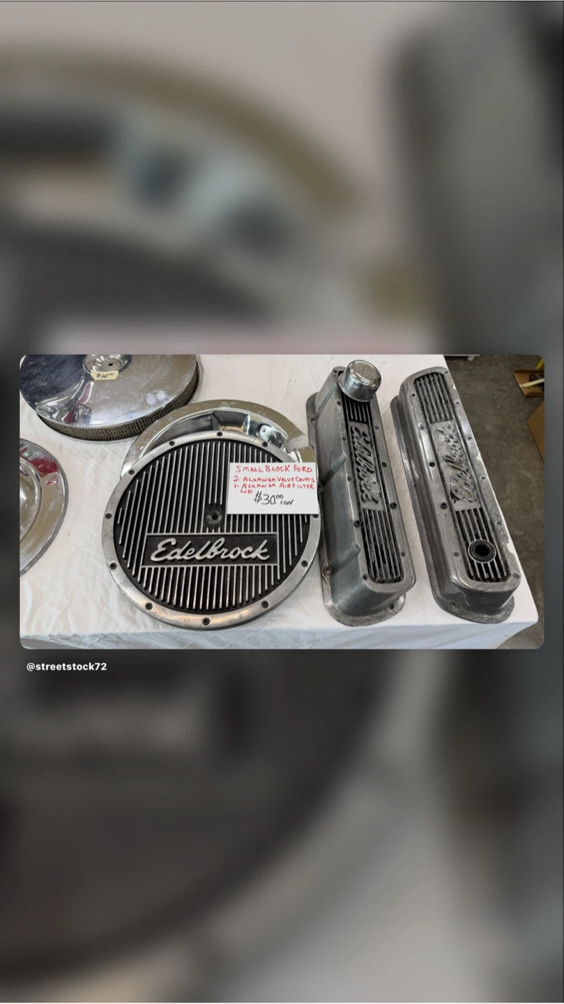Edelbrock Small Block Ford Valve Covers and Air Filter