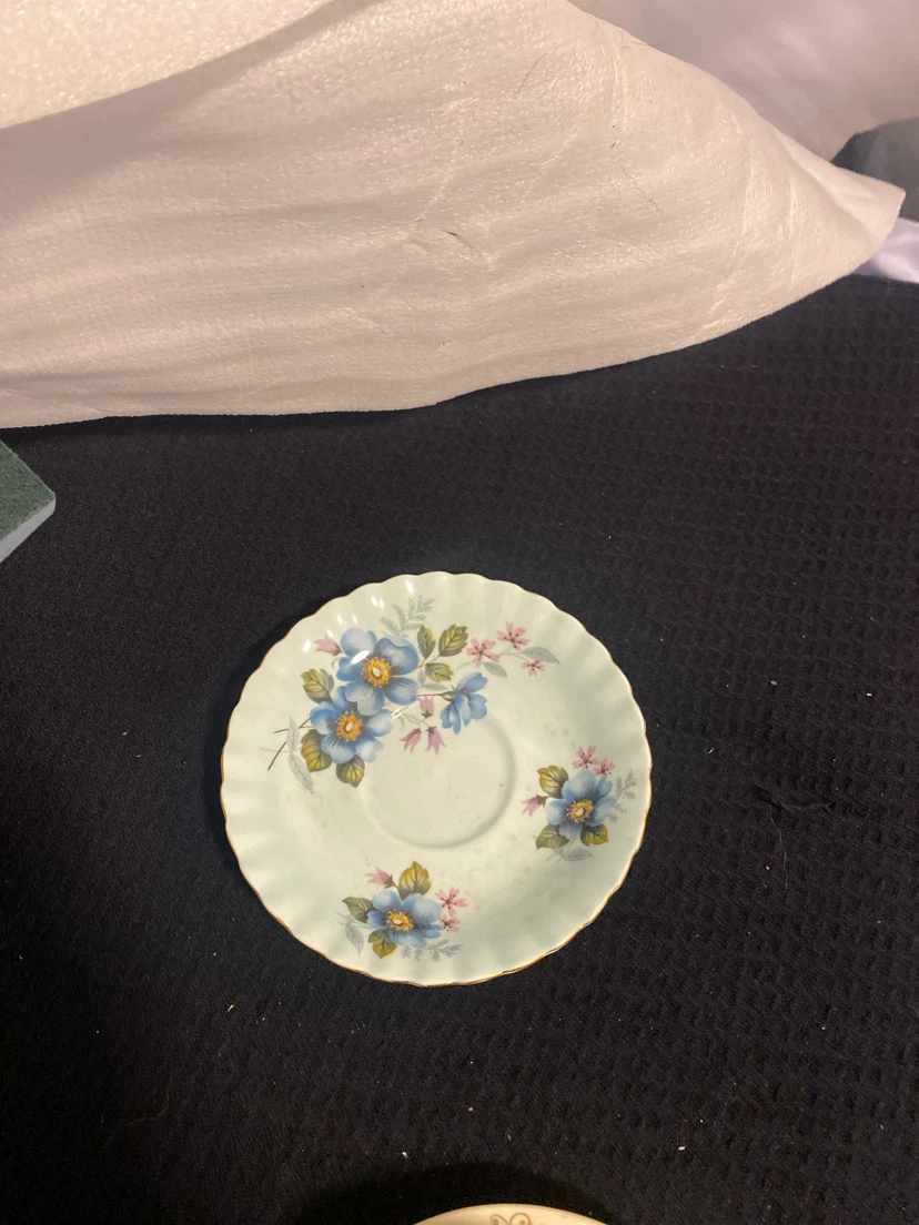 Royal Albert Bone China Saucer - photo 2