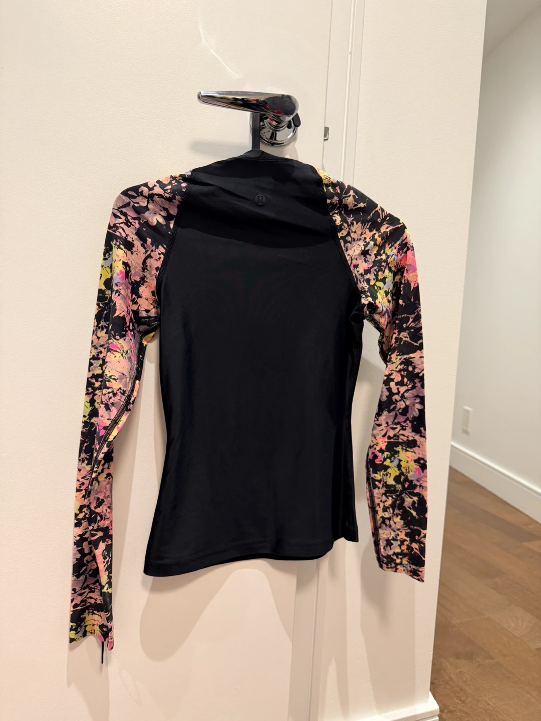 Lululemon Long Sleeve Rashguard Swim Top Floral Print Size XS - photo 2