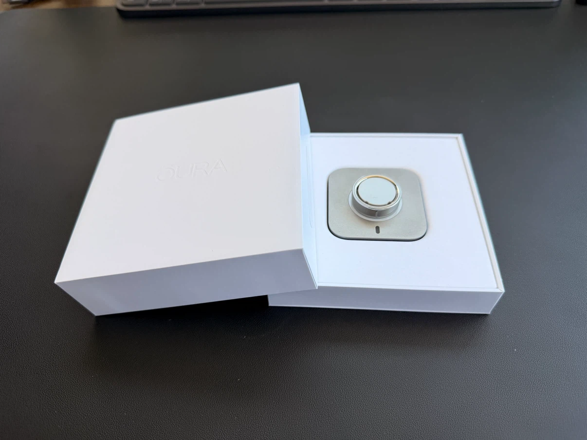 Oura Ring Gen 4 - Silver - Size 10 - photo 4