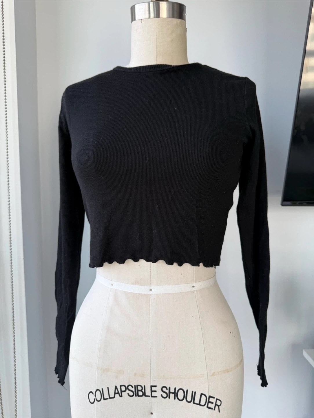 Pull & Bear Black Ribbed Cropped Long Sleeve Top