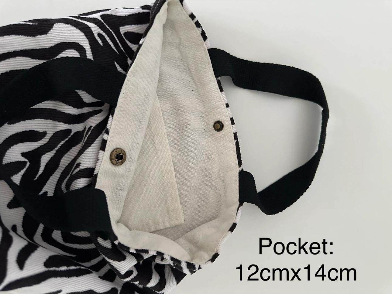 Bucket Hats and Small Tote Bag - photo 4