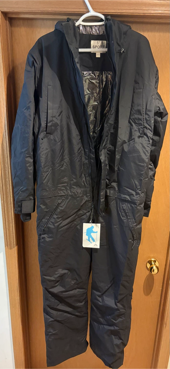 One piece ski suit - Men’s Medium - NEW