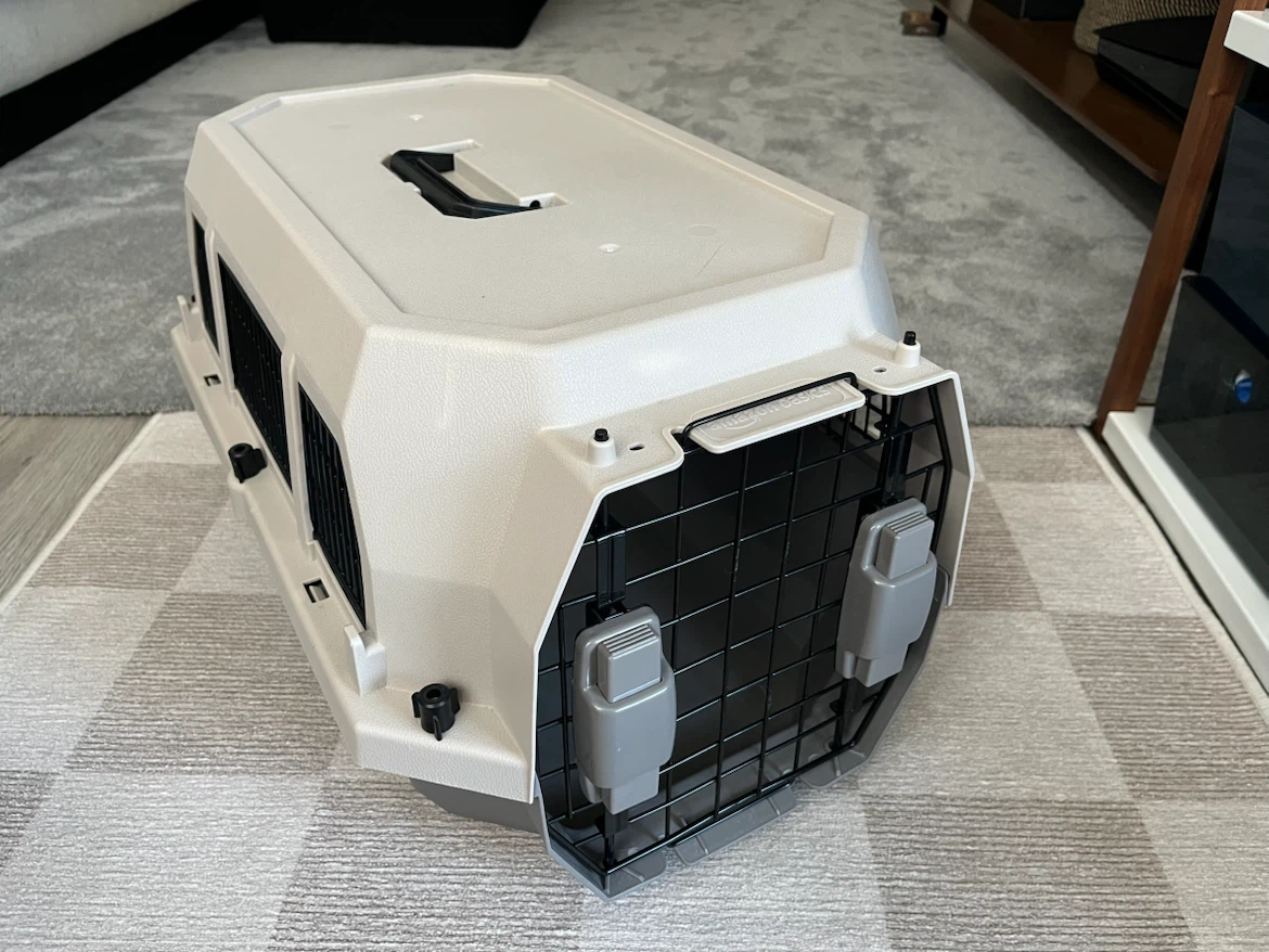 Amazon Basics Kennel