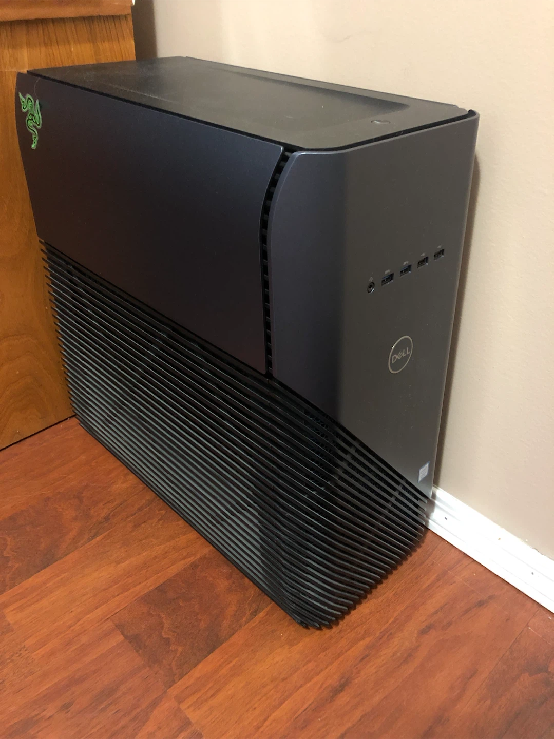Dell Inspiron 5680: 1070, i7 8700 and 16gb ram