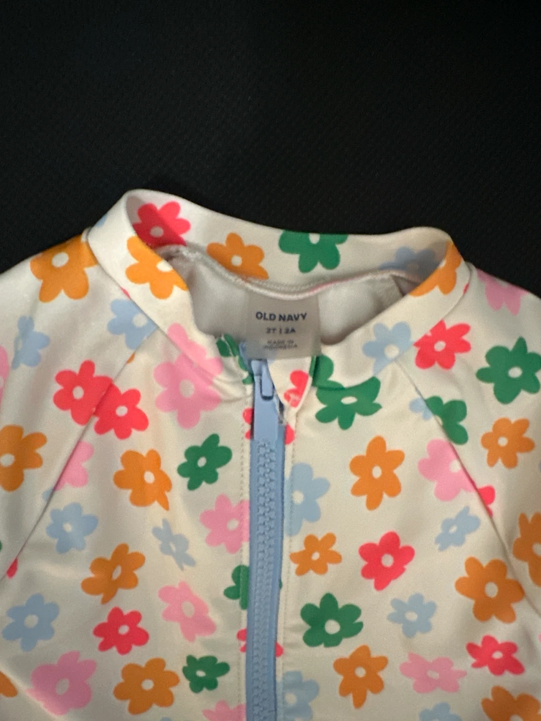 Old Navy Toddler Girls Rash Guard Swimsuit Size 2T - photo 2