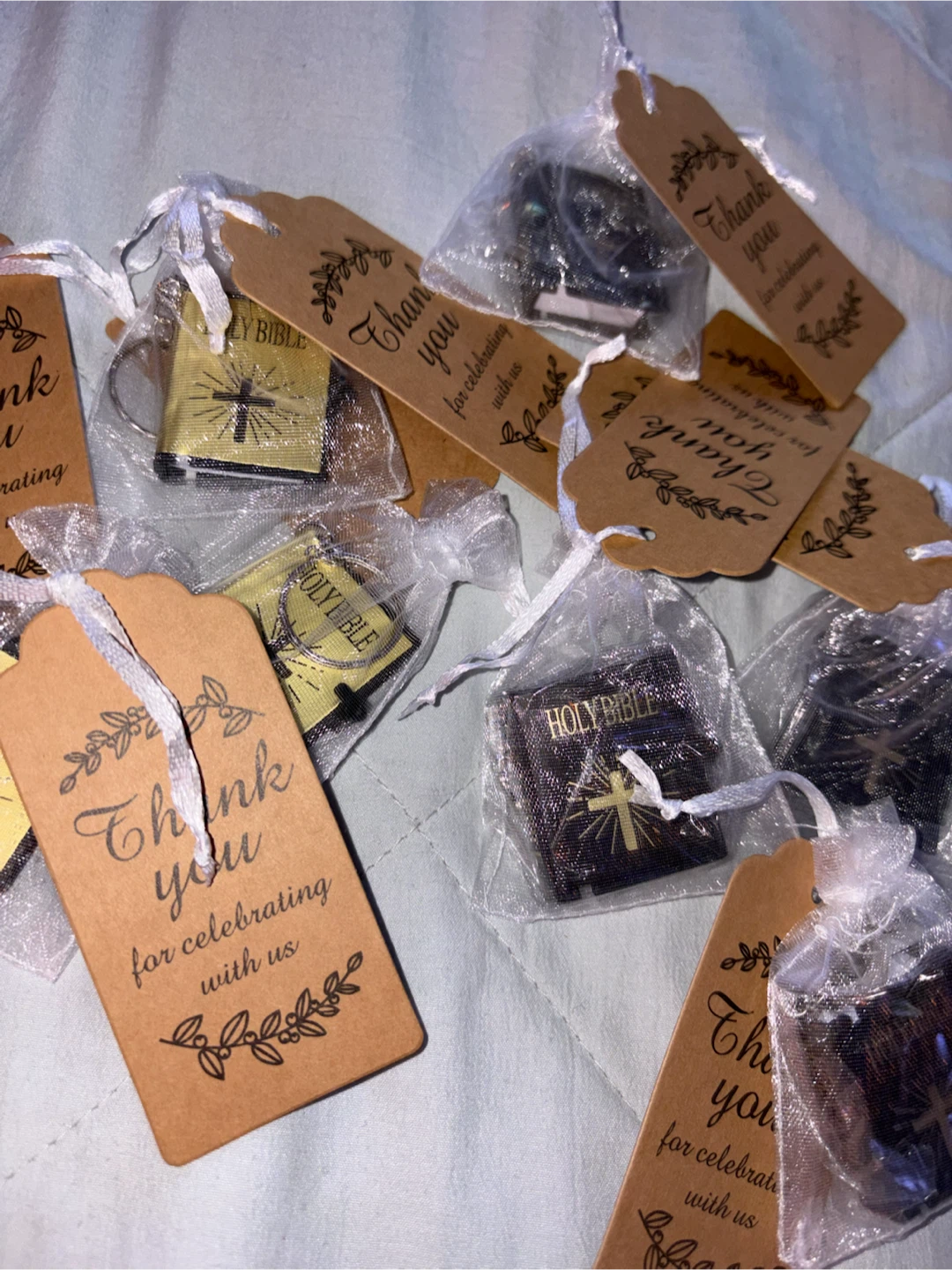 Mini Bibles and Prayer List Favours - photo 2