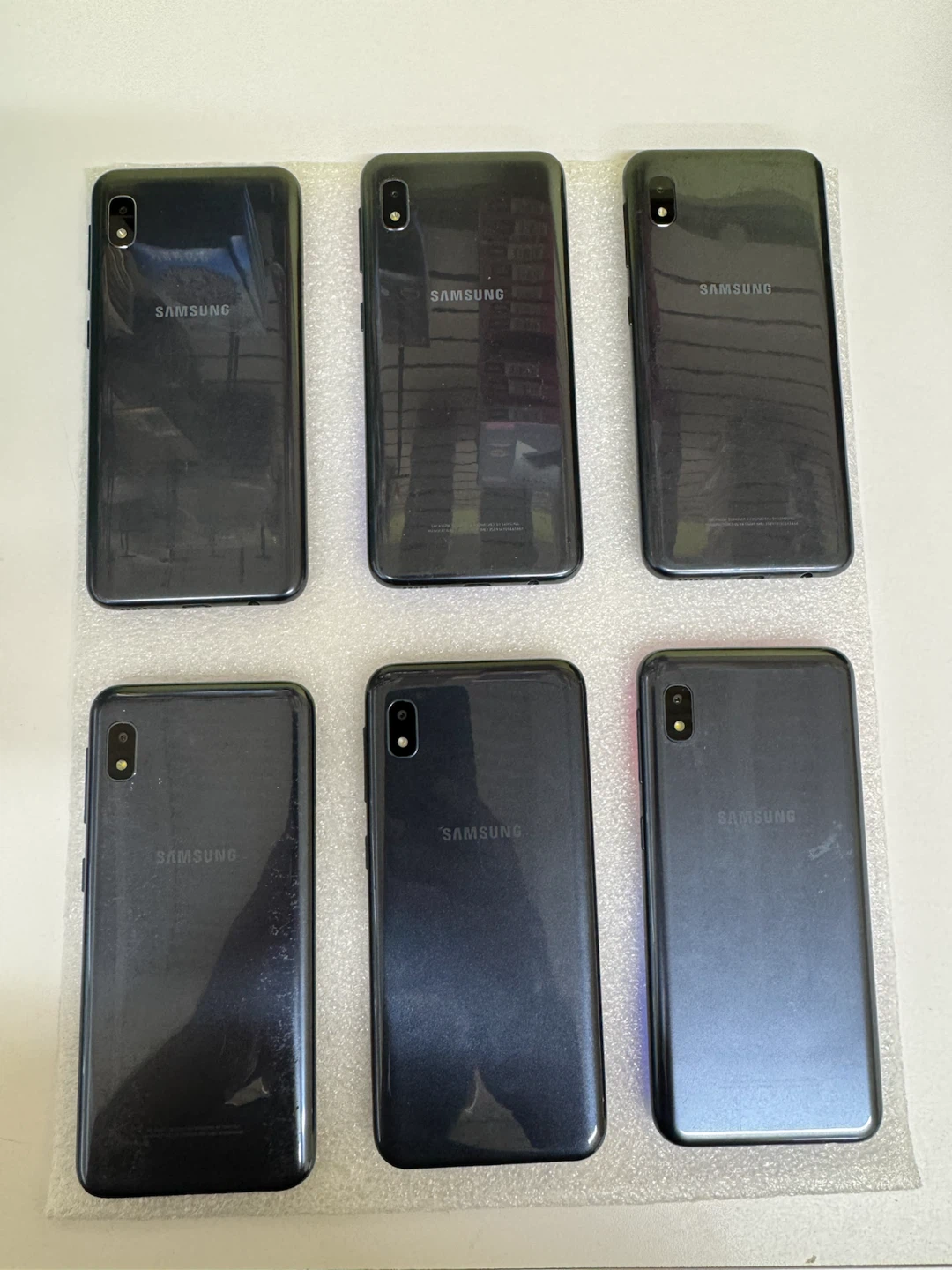 Samsung Galaxy A10E - photo 2