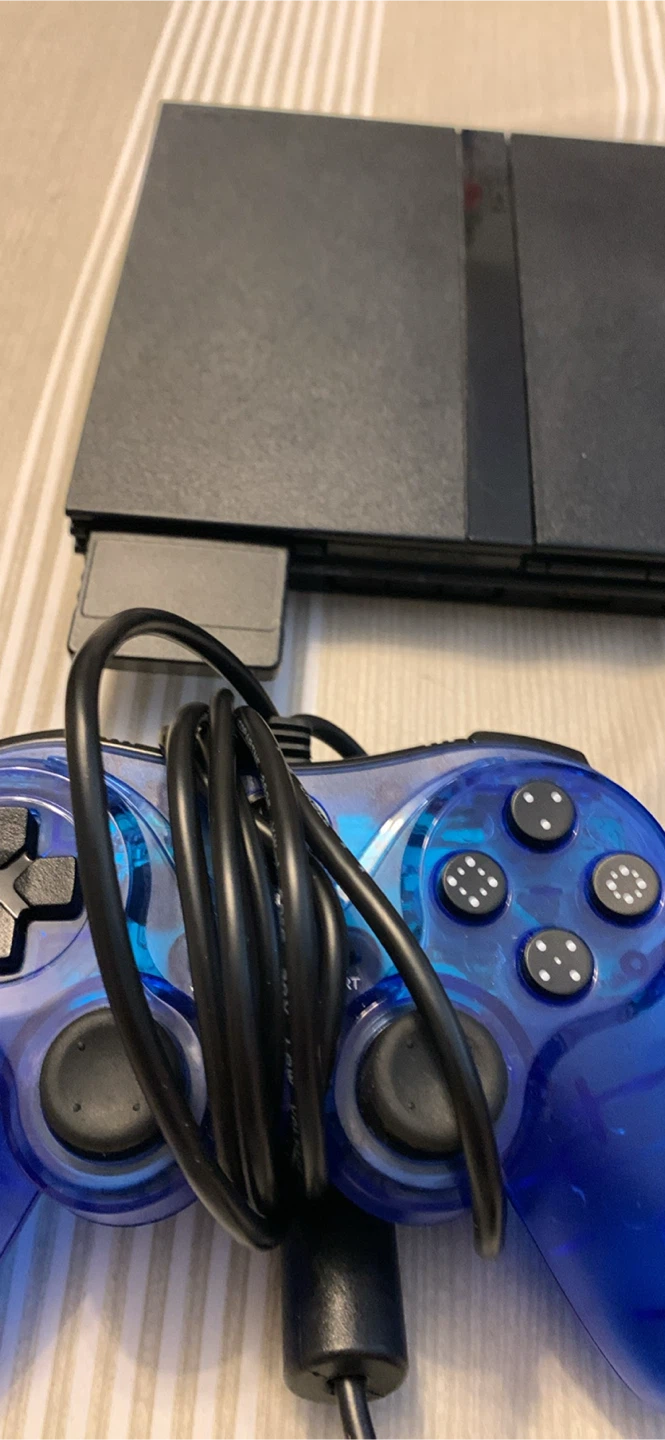 Sony PlayStation 2 slim Console - photo 3