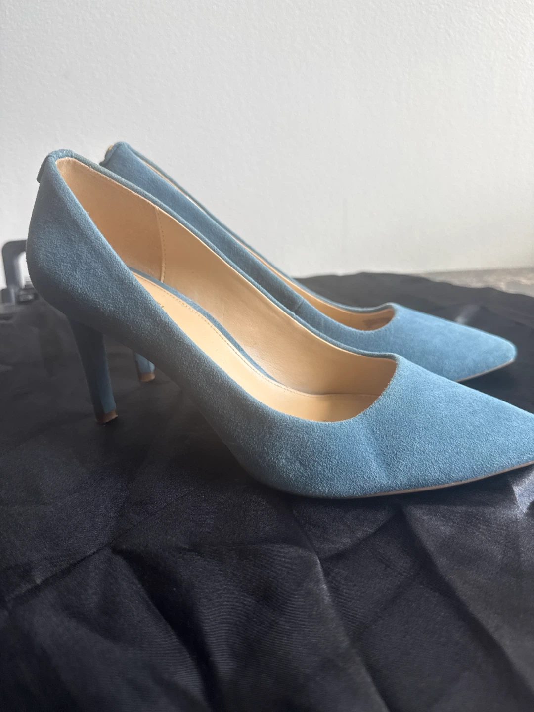 Michael Kors Suede Pumps - photo 2