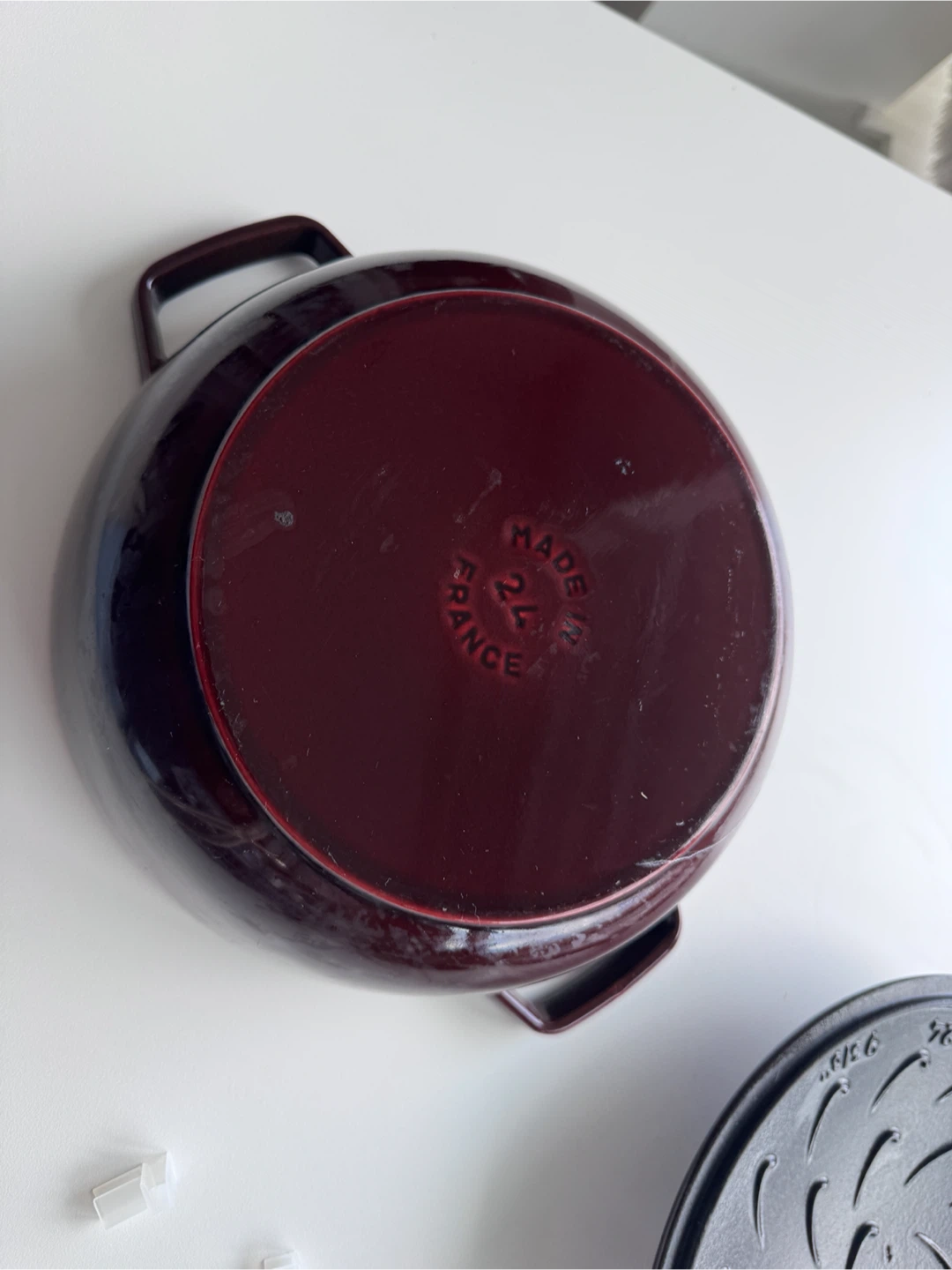 Like New | Staub Cast Iron Dutch Oven - 24 cm - photo 3